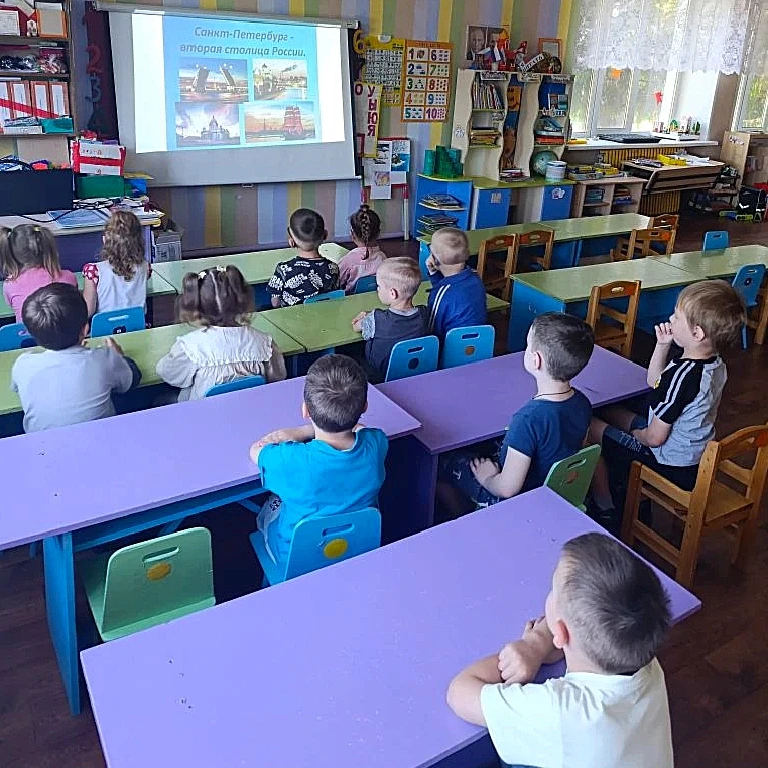 🏛️ Путешествие в Северную столицу: тематическое занятие «Санкт-Петербург»!