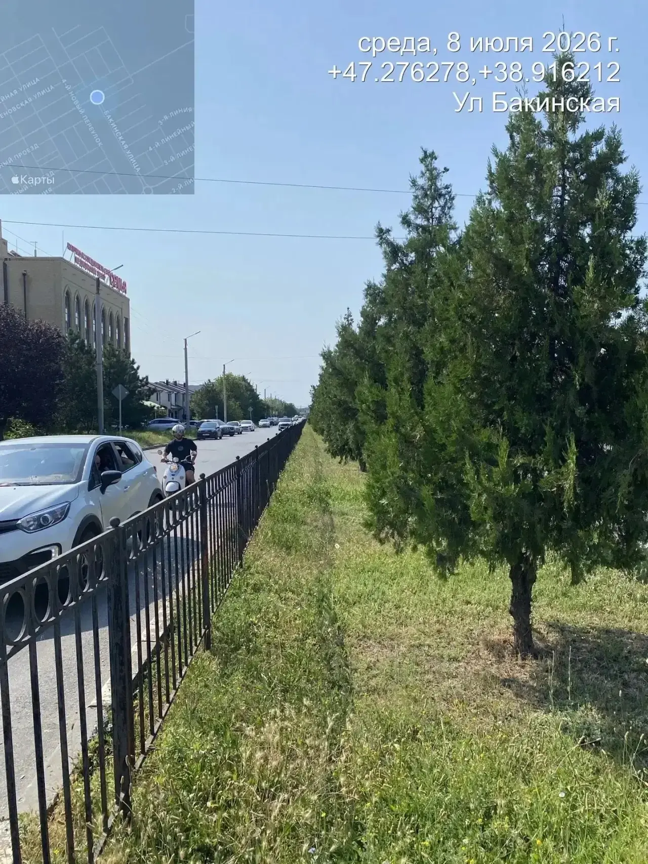 В городе продолжается покос сорной растительности.