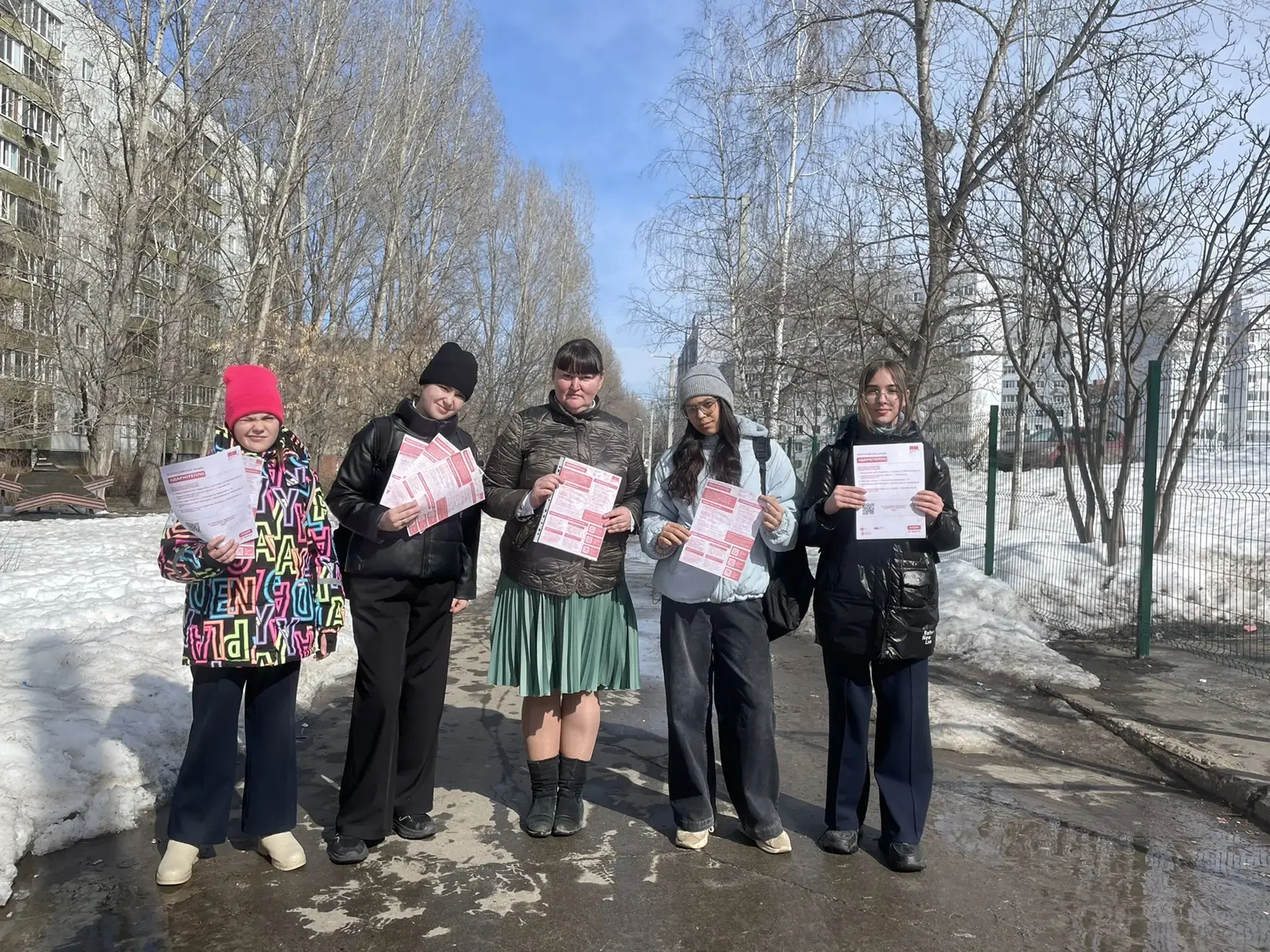 27 марта 2026 года волонтеры МБОУ гимназии N79 вместе с советником директора по воспитанию Елизарово