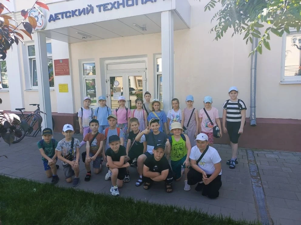 🎉 День, полный открытий и радости! 

8 июня ребята из 4 отряда ЛДПД «Солнышко» отправились в увлека