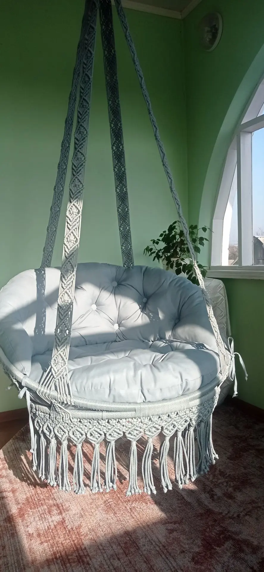 Продается подвесное кресло ручной работы из гамакового шнура, размер 70×90, выдерживает...