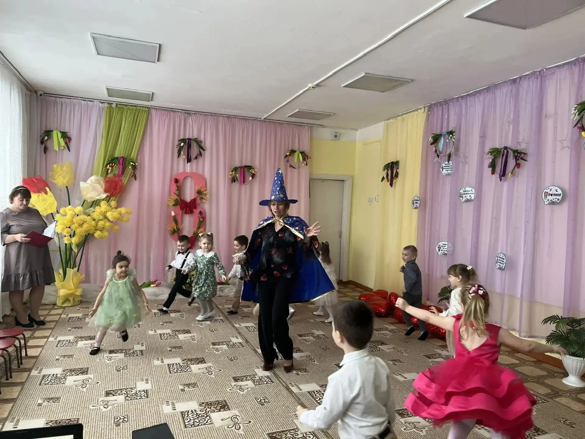 8 Марта - Женский день. Праздник, который любят и ждут, чтобы поздравить своих любимых ...
