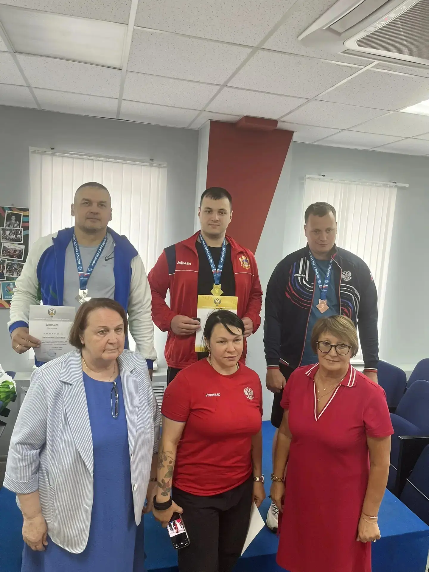 Успешное начало соревнований в Саранске: серебро и бронза у легкоатлетов Югры
 
 
✨ Чемпионат и перв