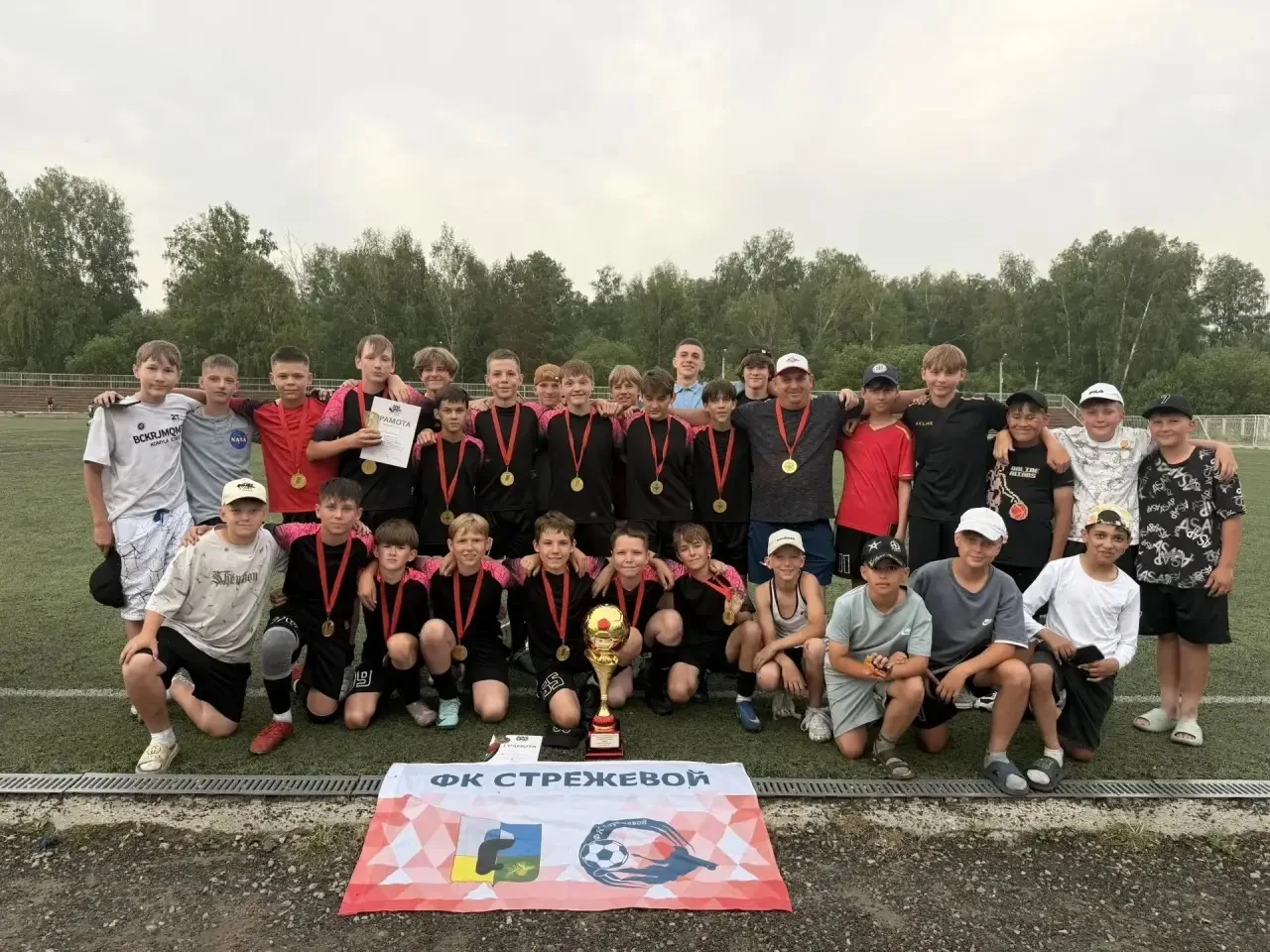 🎉 Великий день для спортивной школы 🏆⚽

🔥 Команда 2013 года рождения — ЧЕМПИОНЫ ВСЕРОССИЙСКИХ СОР