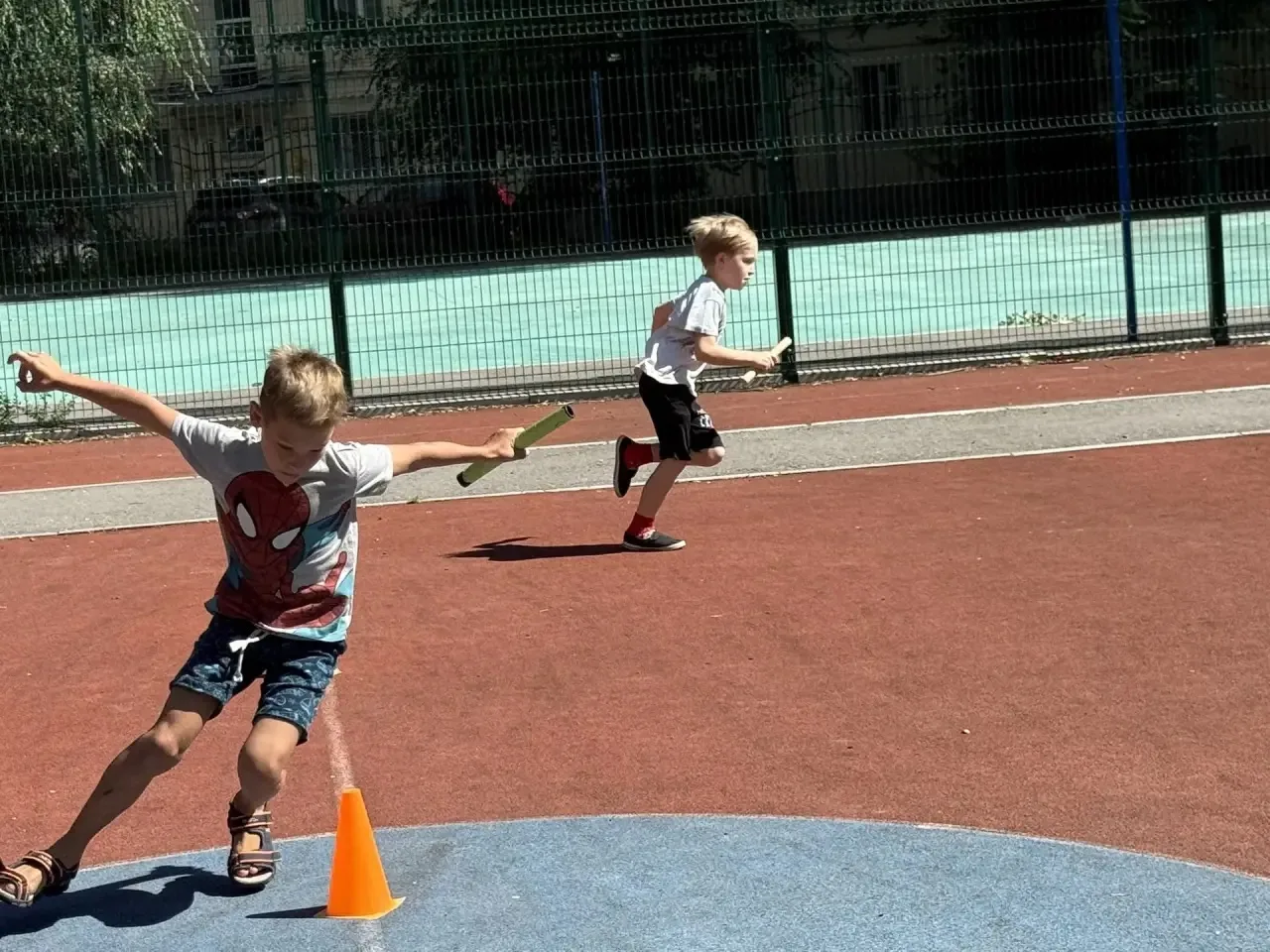 Спортсмены, эрудиты и кладоискатели в одном флаконе! 🦸‍♂️🦸‍♀️

Сегодня лагерь «Улыбка» гудел как у