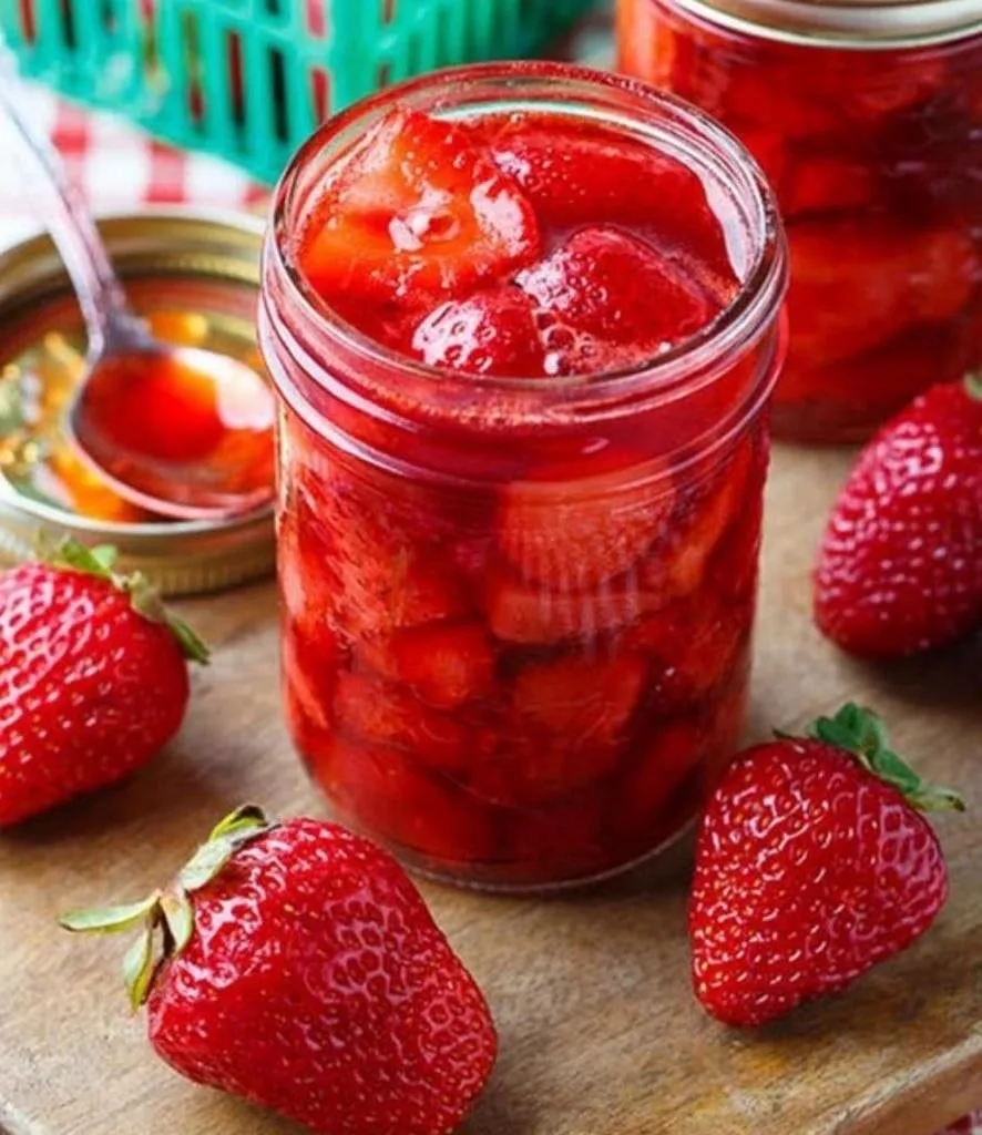 😋Бик тәмле кайнатма РЕЦЕПТЫ

Кирәк булыр: 1 кг виктория җиләге, 1,5 кг шикәр комы.

Җиләкләрне чист