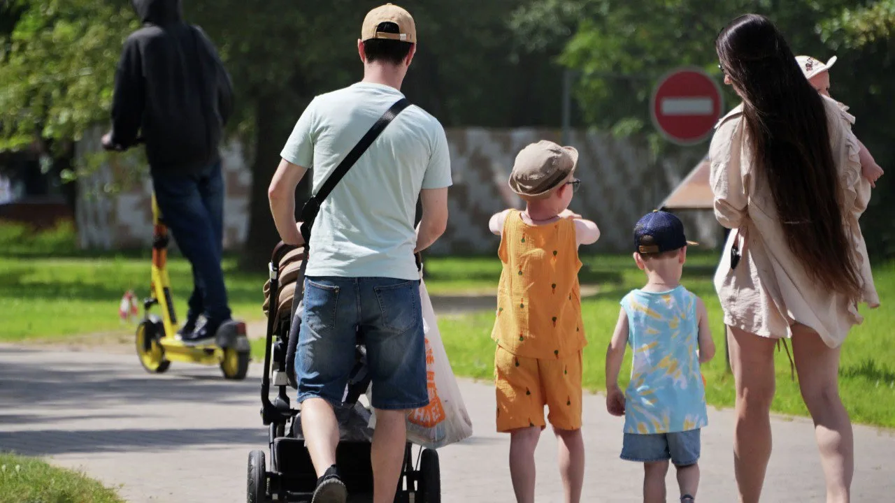 Родители стали чаще поощрять детей за отказ от социальных сетей и видеоигр деньгами

Кандидат психол