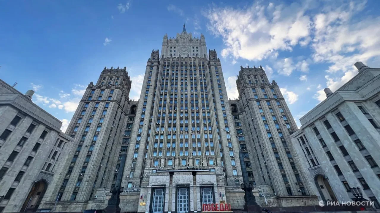 МИД России вновь предостерег иностранных граждан и дипломатов от пребывания на Украине.