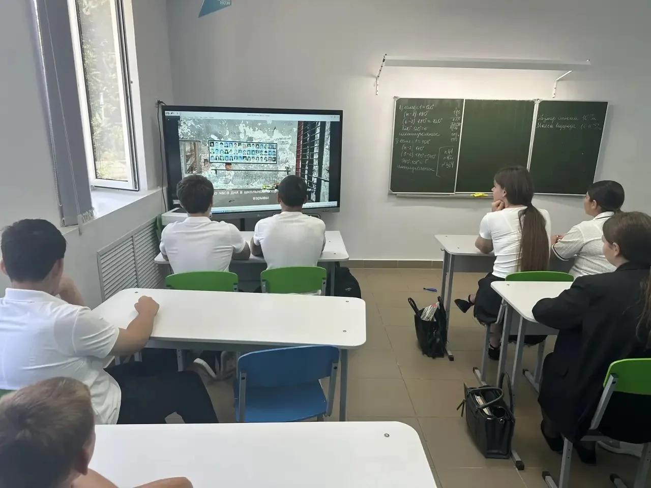 3 сентября, в День солидарности в борьбе с терроризмом, ученики 9 класса приняли участи...