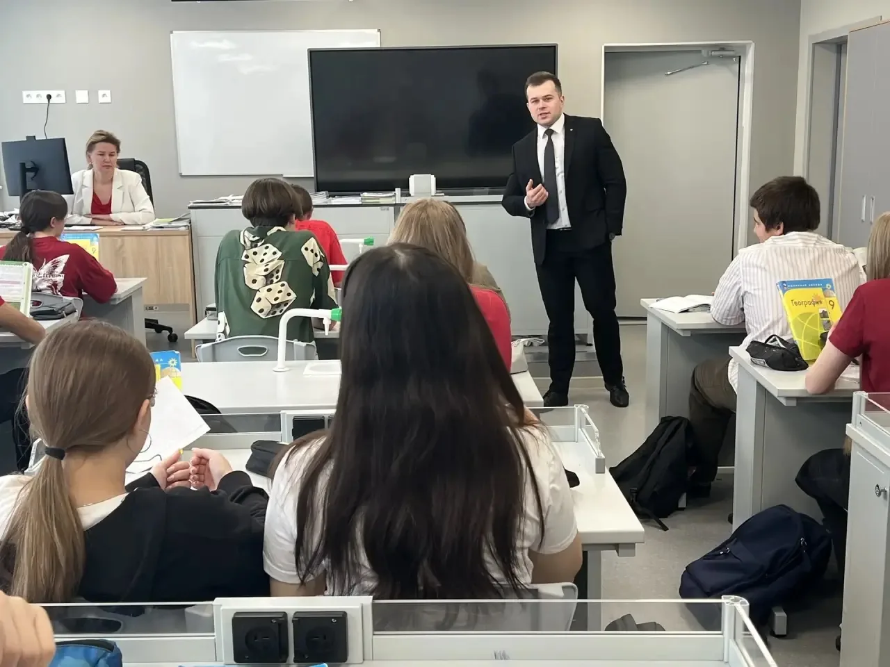 Профориентационное мероприятие в школе: встреча с представителем ФСО   В пятницу, 13февраля, в нашей