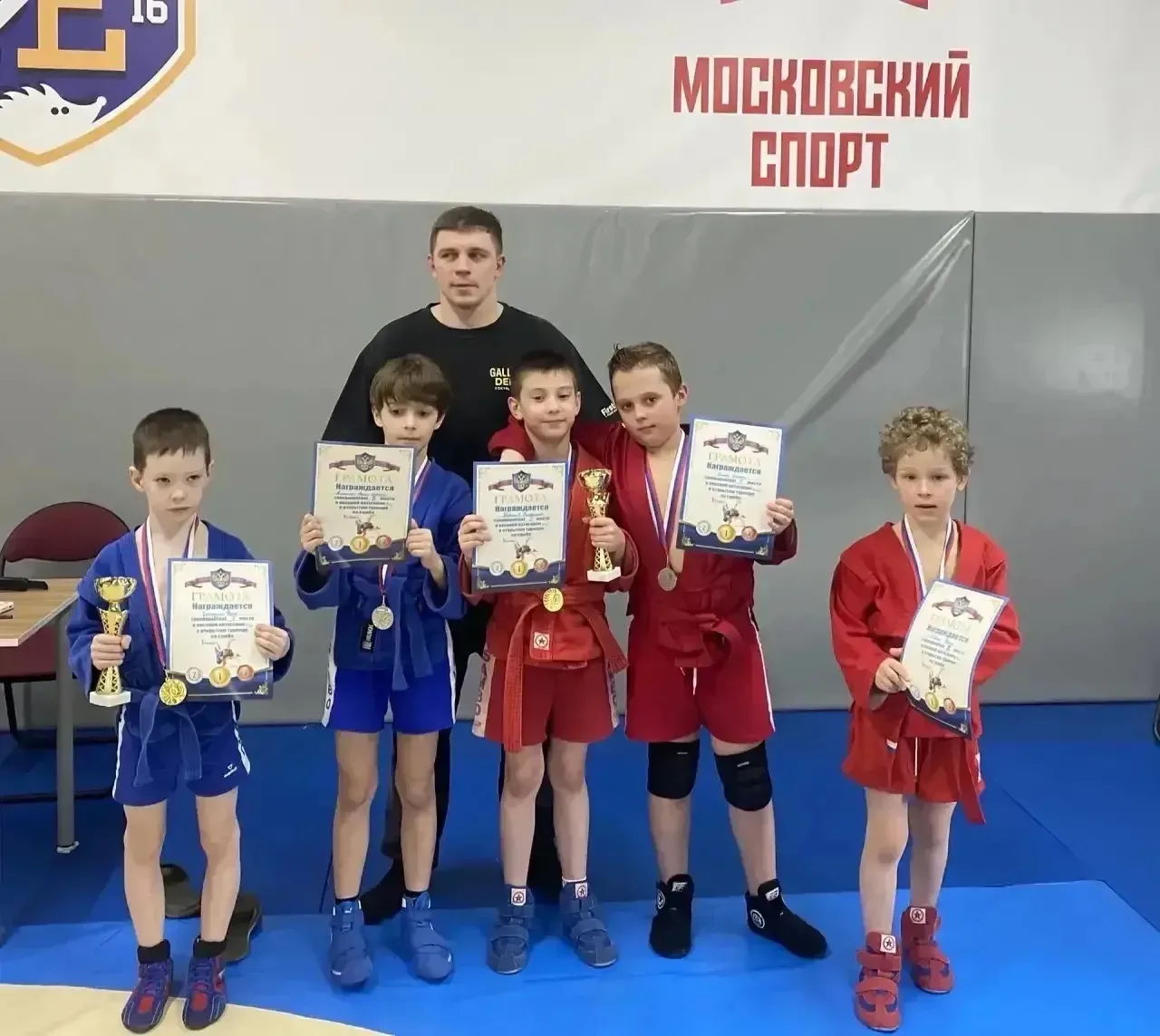 🏆 Гордимся нашим чемпионом!  Владимир, ученик 3-А класса, занял 1 место в турнире по самбо!  Это рез
