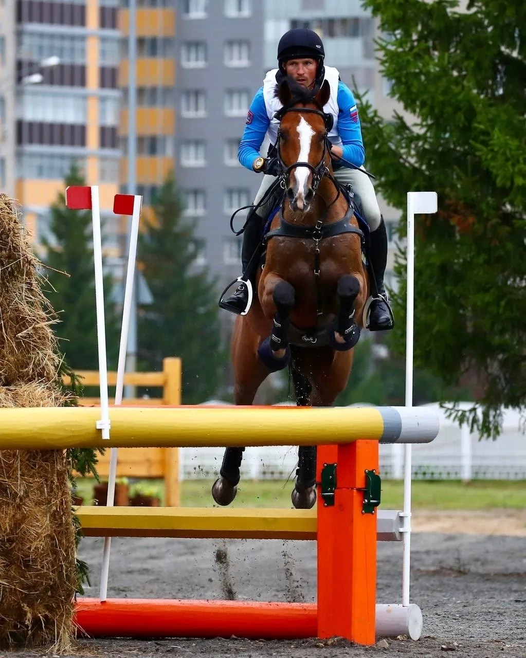 🏇🔥 Держим кулаки за наших! Развязка троеборья на Спартакиаде — совсем скоро!