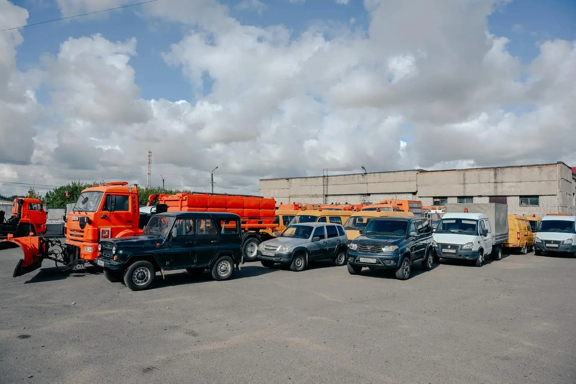 🚚 Москва передала Курску еще 33 единицы дорожной техники