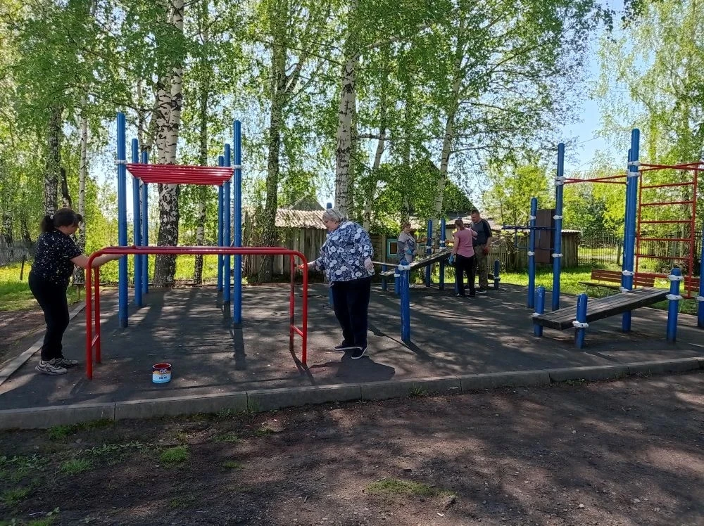 📍Педагогический коллектив  школы принял активное участие в благоустройстве пришкольной...