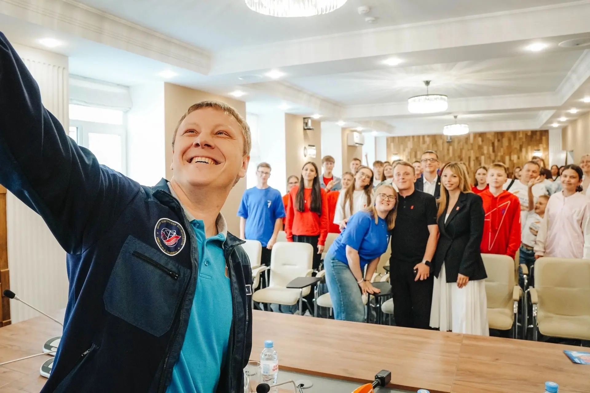 🚀 Первые Курской области встретились с лётчиком-космонавтом, Героем России, нашим земляком Александ
