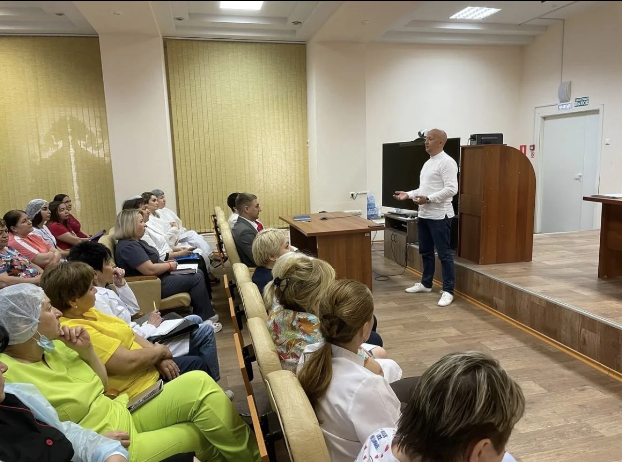С Днем медицинского работника!

Быть медиком — это не просто профессия, это настоящее призвание и ос