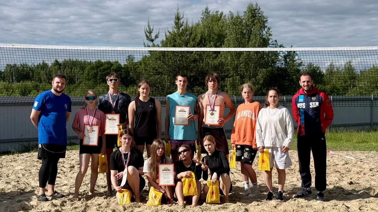 Пляжный волейбол в Покрове🏐

1 июня в городском округе Покров прошёл турнир по пляжному волейболу, 