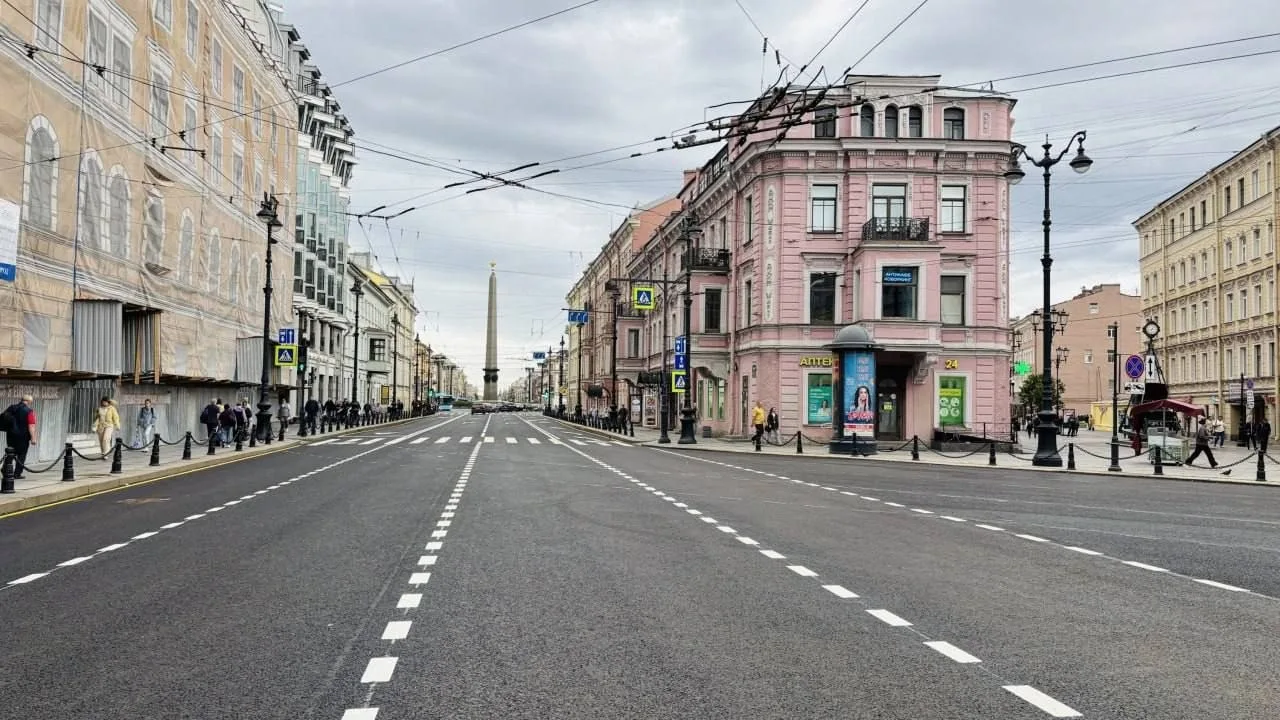 На Невском завершён первый этап ремонтных работ. Открыто движение на участке от площади...