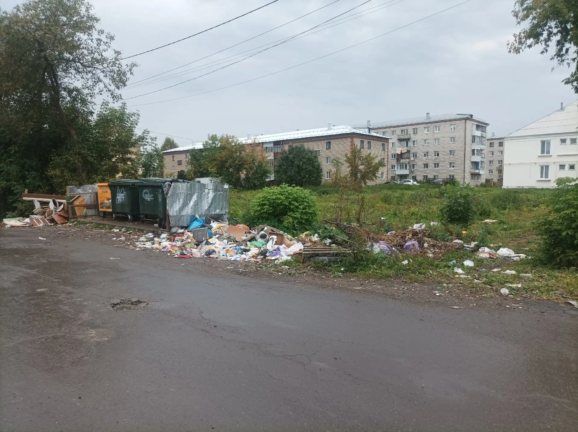 Компания "Спецавтобаза", когда начнёте выполнять свои прямые обязанности? Весь Буланаш ...