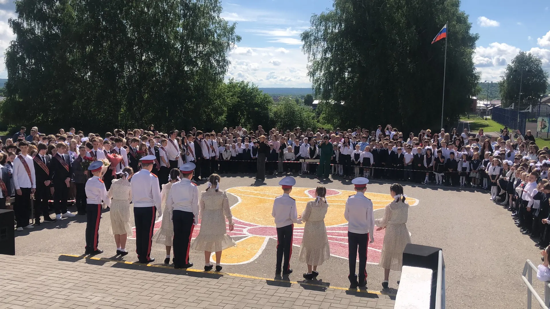 Школа с. Засечное: Последний звонок-2026/Белый Вальс Кадетский казачий 6 « в» класс (классный руково
