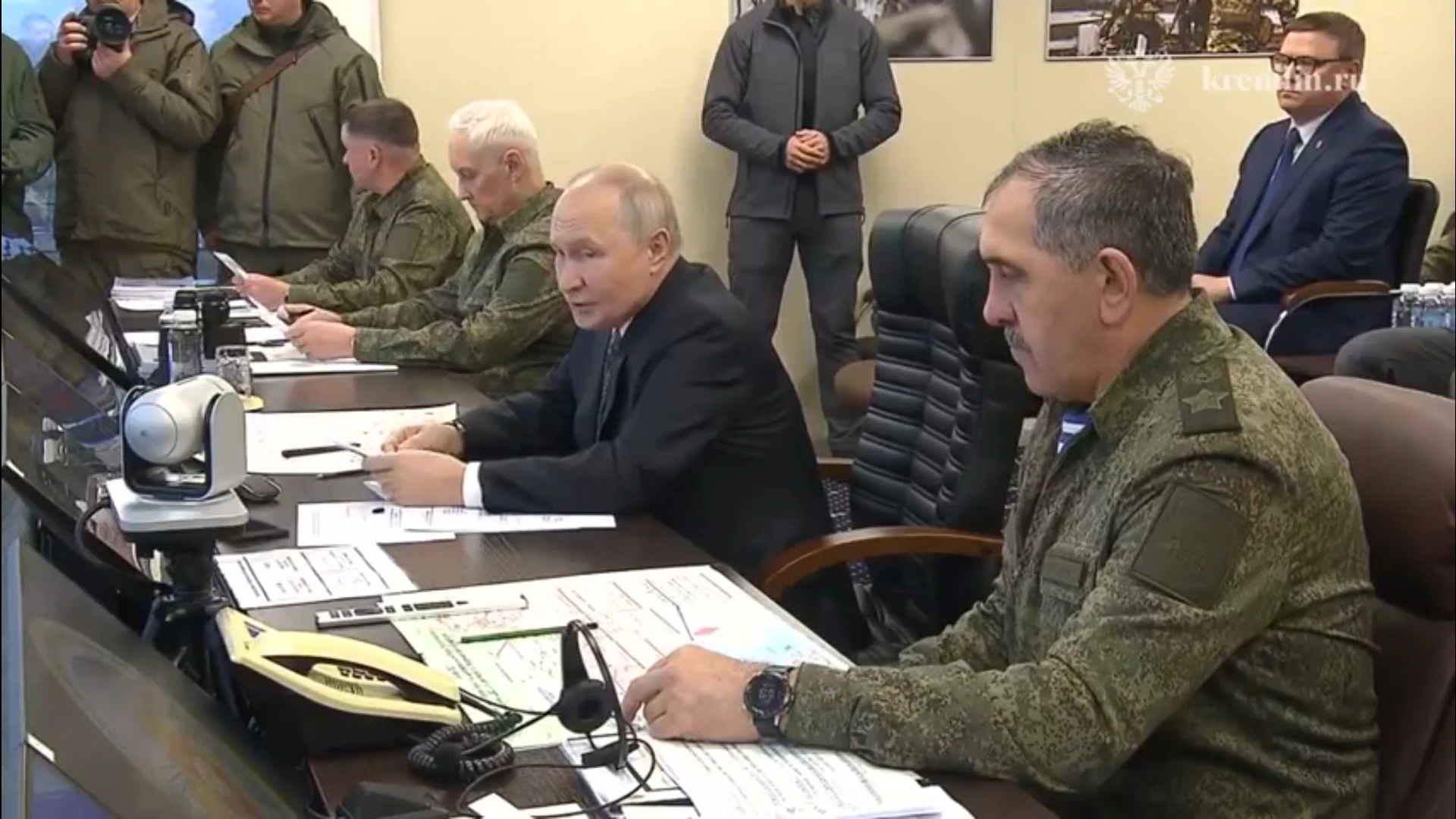 🟢 На полигоне Чебаркульский Владимир Путин осмотрел выставку