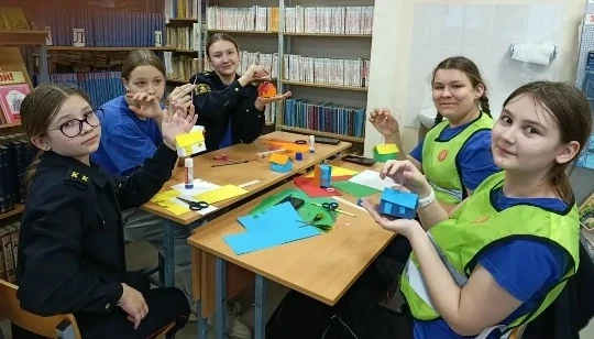 🚦Мастер-класс отряда ЮИД в нашей школе

📍В нашей Красненской школе прошел увлекательный мастер-кла