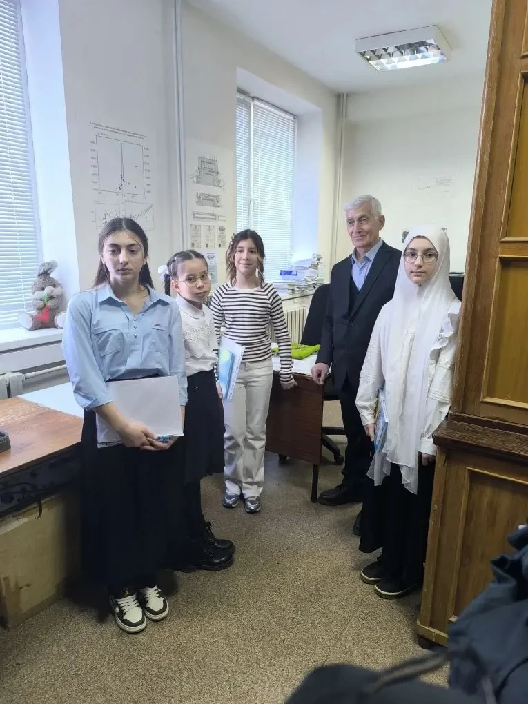 Стихотворение Магомедовой Сияны, ученицы 5 «Б» класса, заняло второе место в литературном конкурсе «