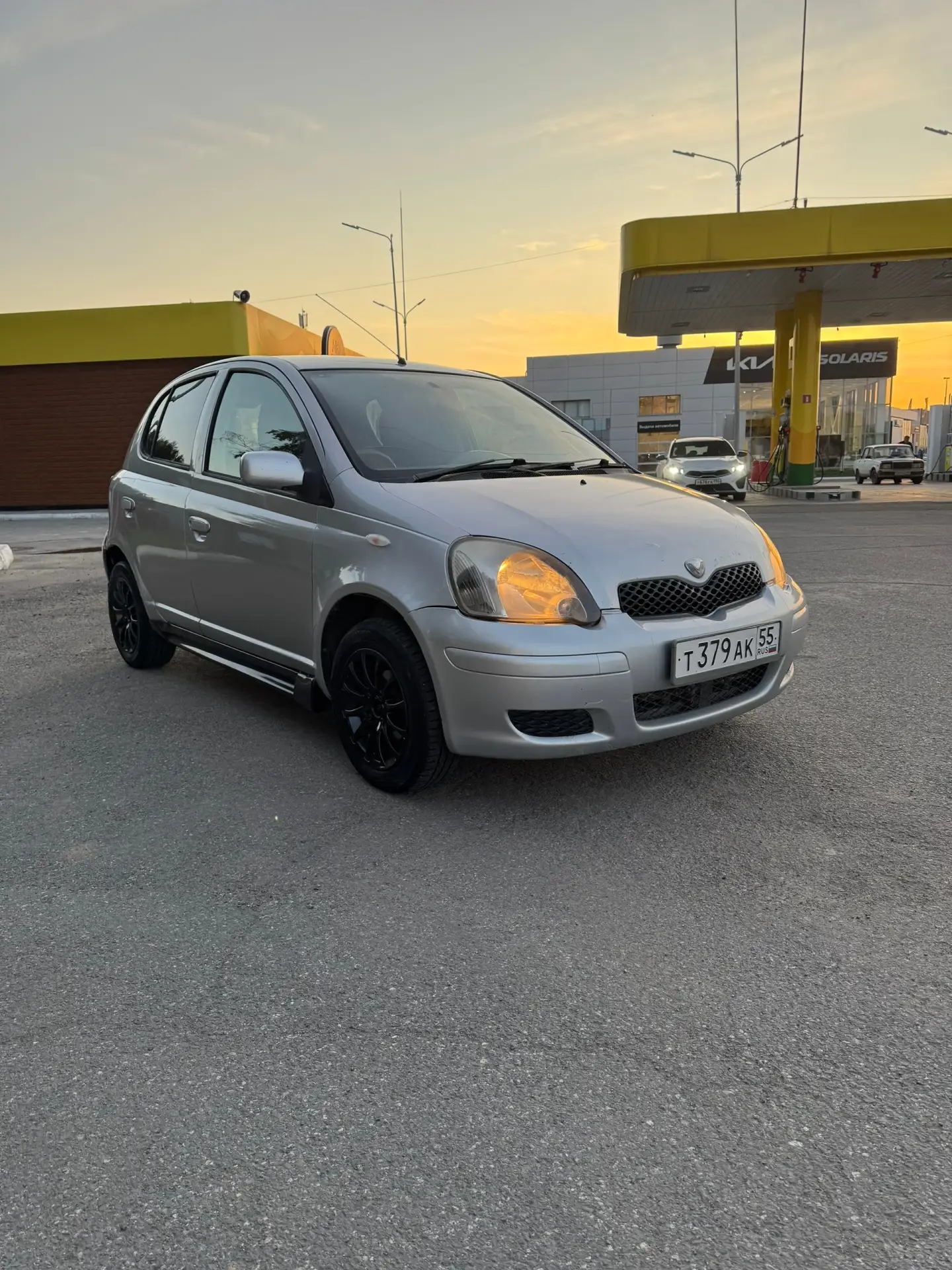 Продам Toyota Vitz