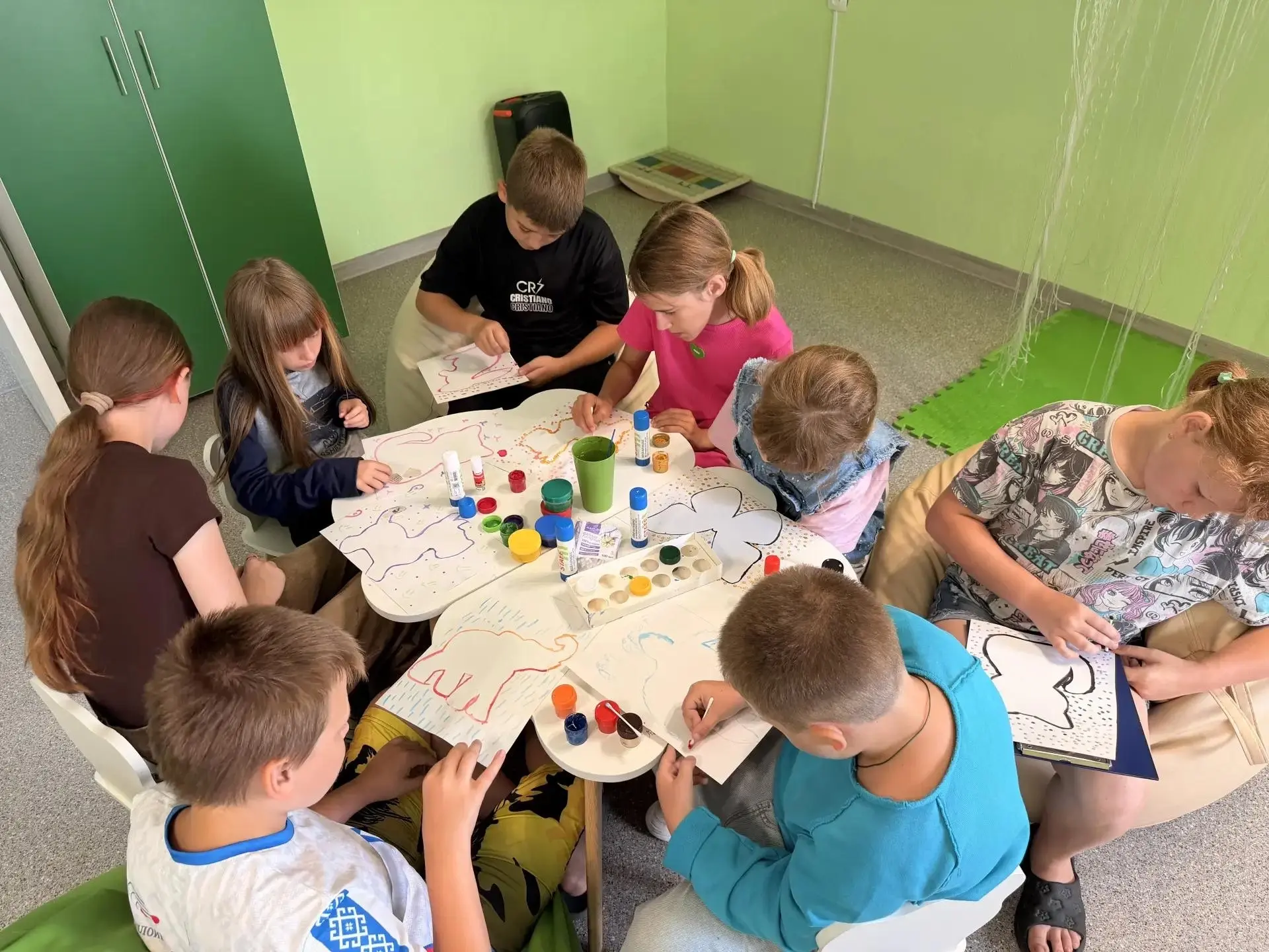 🎨 Хотите, чтобы ребёнок провёл время с пользой и в восторге? Смотрите, как это выглядит! 
 
Сегодня