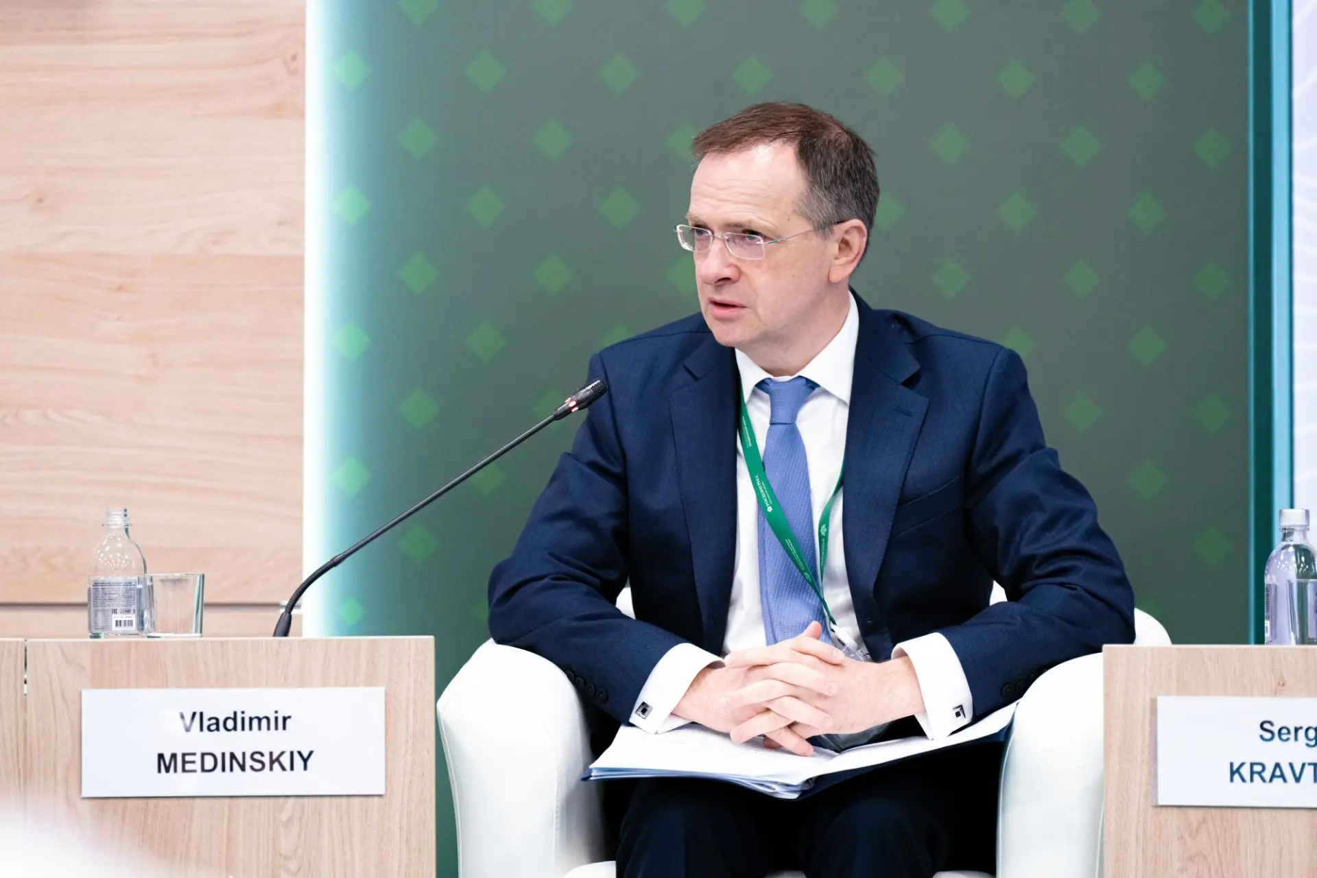 ❗Сергей Кравцов представил новые учебники по обществознанию для 9-х и 10-х классов на П...