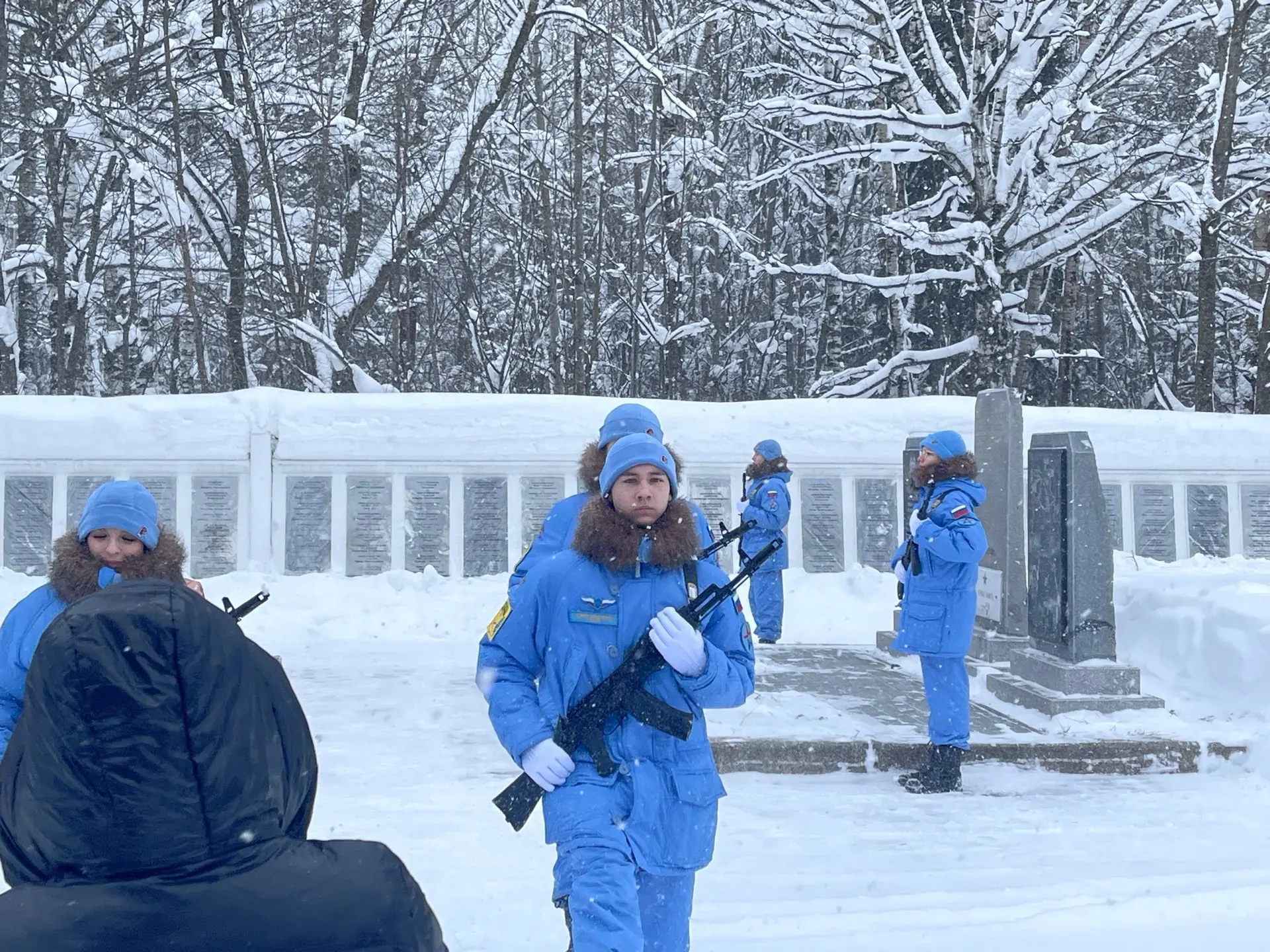 Почтим память героев Сегодня, 27 января, на Лобановском кладбище прошло торжественное мероприятие, п