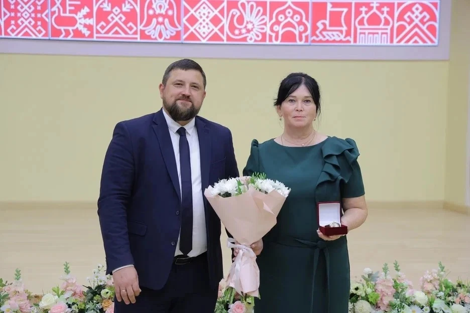 🎉 Поздравляем Наталью Харабардину с заслуженной наградой! 🎉
