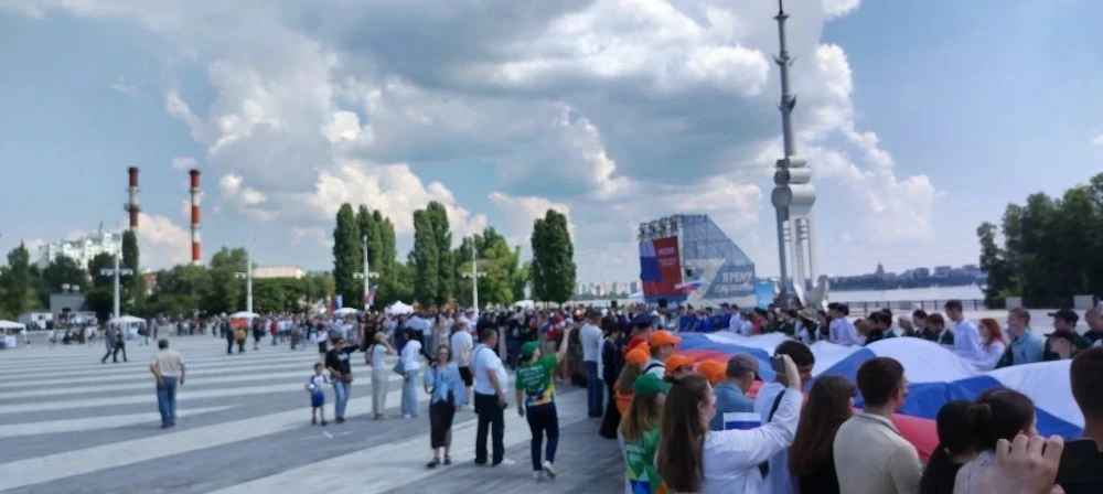 12 июня День России — студенты  колледжа стали частью главного городского праздника на Адмиралтейско