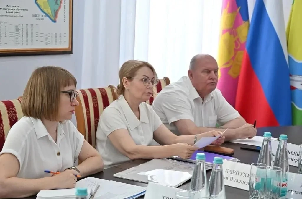 Инвестор из Сочи заинтересовался развитием туризма на косе Долгой

В администрации Ейского района пр