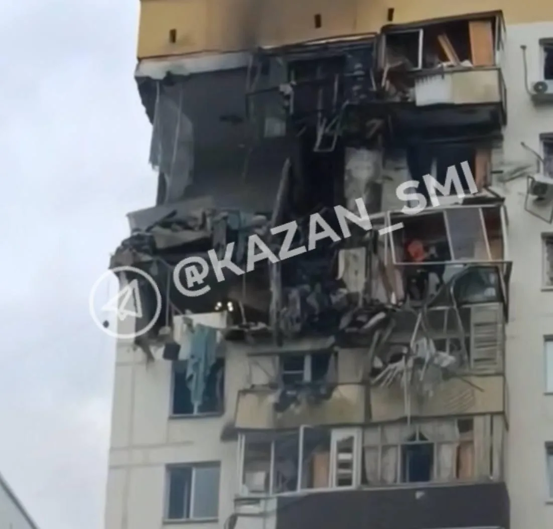 БПЛА ВСУ врезался в жилую многоэтажку в Нижнекамске

Массированная атака украинских беспилотников пр