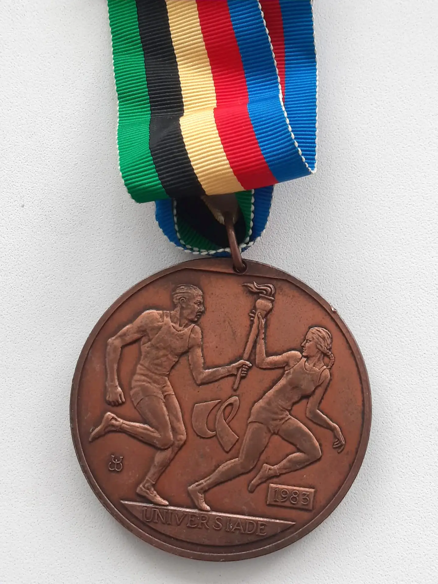 🥉🥇 Между этими медалями 43 года, но общего между ними очень много!