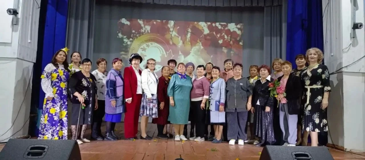 🍁В осенний день, наполненный теплом и светом, в зале Савинского сельского Дома культур...