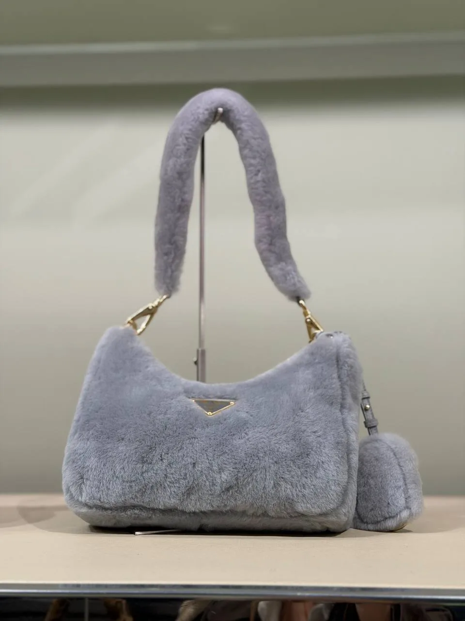 PRADA аутлет к заказу