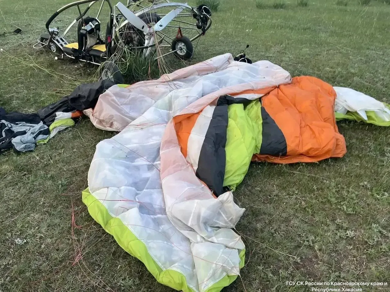 ❗️ Следователи выясняют обстоятельства крушения паралёта в Хакасии

Напомним, в районе села Мохов Ус