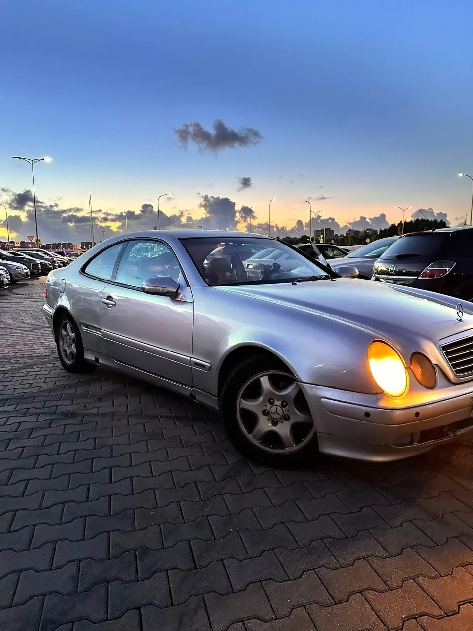 Продам CLK 2.3 compressor 197 лощадок коробка автомат  бензин  , по технике все отлично...