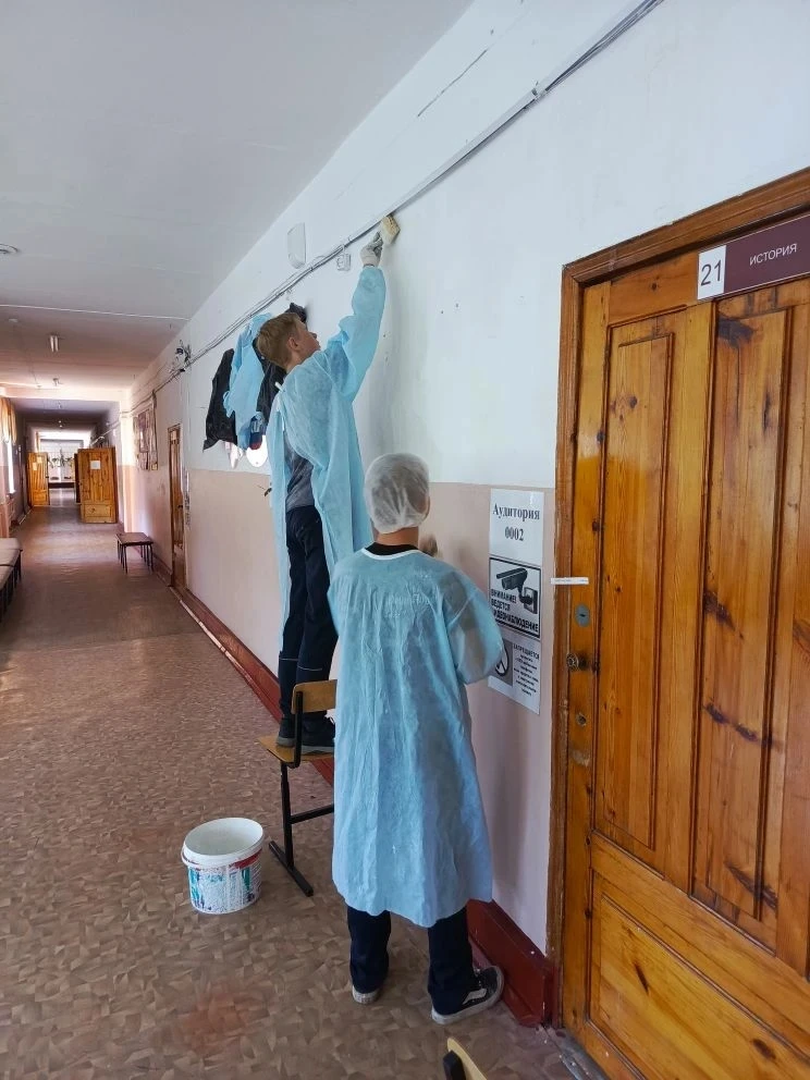 Трудовые будни в самом разгаре! 💪

🏫✨ Лето — это не только время отдыха, но и отличная возможность