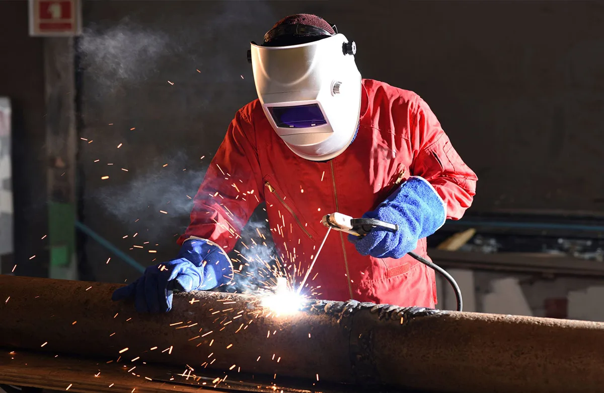 Требуются электросварщики! 🔧 
 
В связи с ростом объёмов работ наша электромонтажная организация на