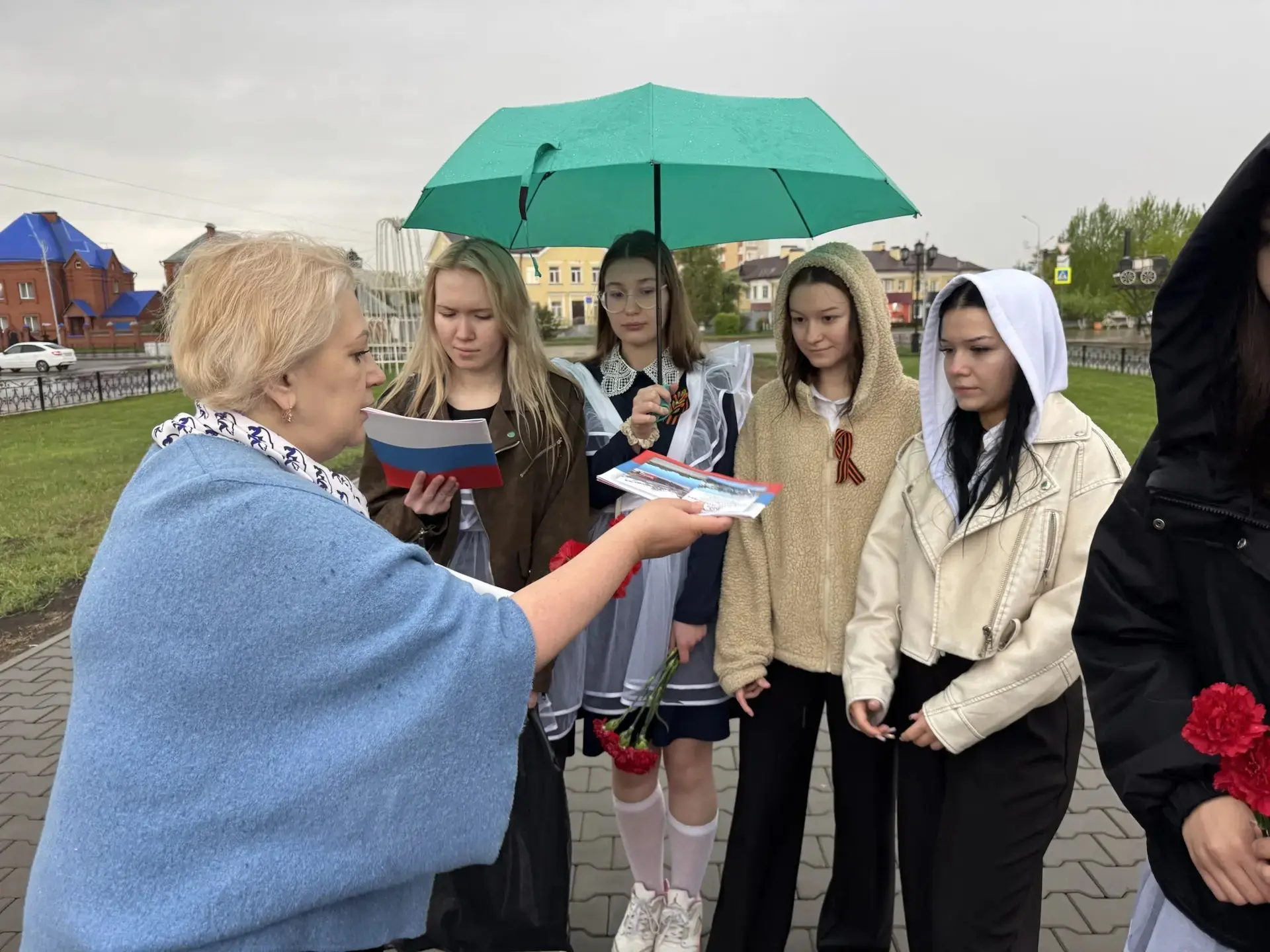 🚩 «Марш Памяти» в честь Дня Великой Победы   Вместо привычного торжественного построения школьники в