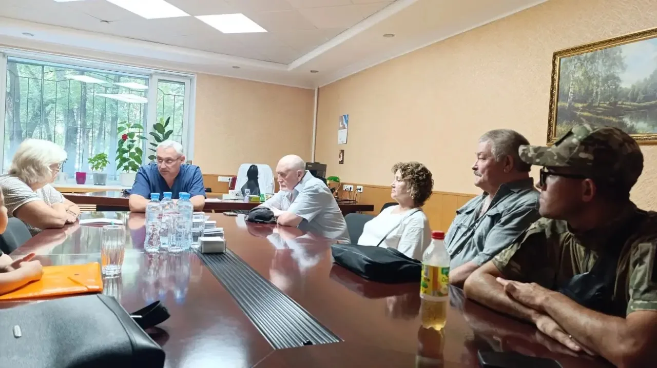 🤝Забота о защитниках: диалог и конкретная помощь в ОКБ №2 
 
В нашей больнице прошла серия важных в