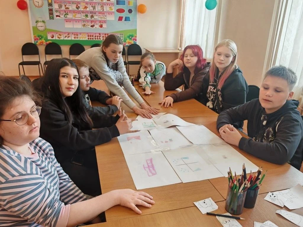🎨 Сегодня открылись двери площадки "Народные краски России"! 🌲