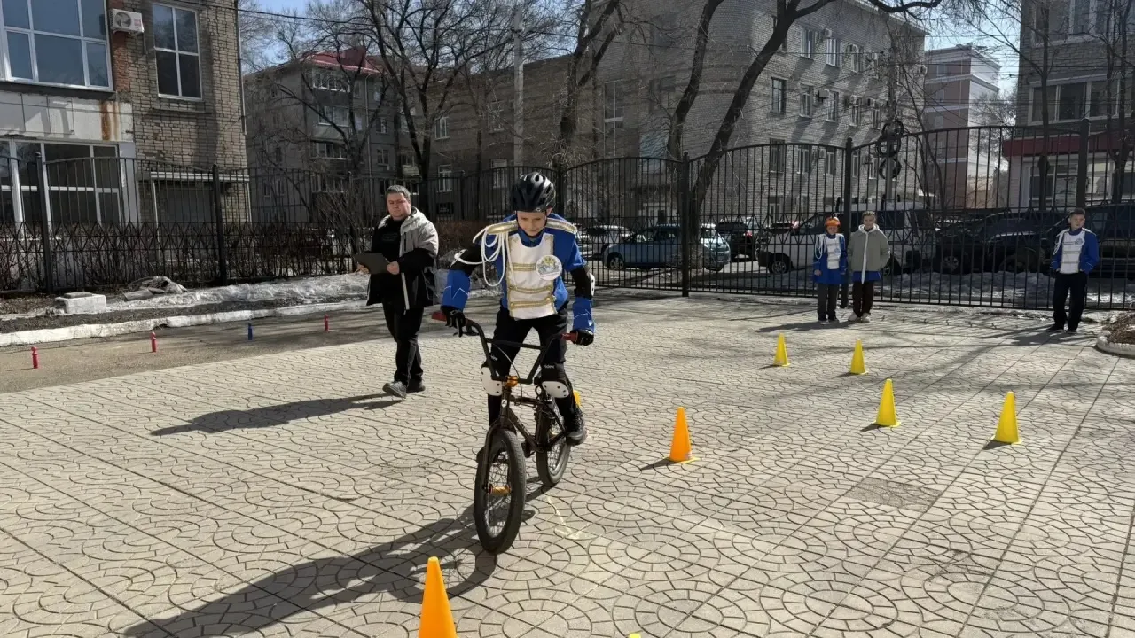 🚸С гордостью сообщаем, что ученики 6Д класса в составе отряда ЮИД (Юные инспекторы движения) нашей ш