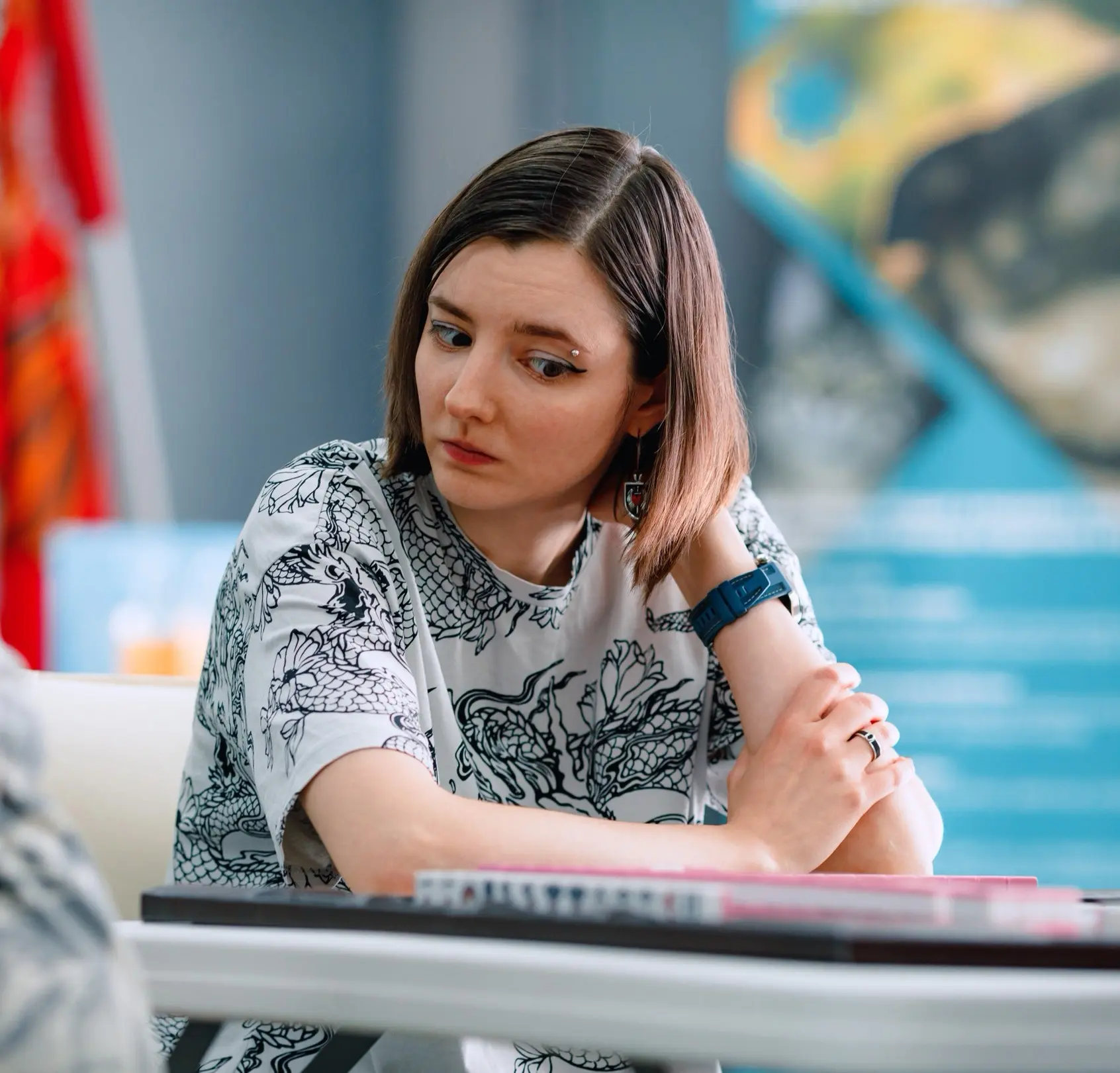 Давайте знакомиться, я Саша, и я играю в настольные игры всю свою жизнь 😊