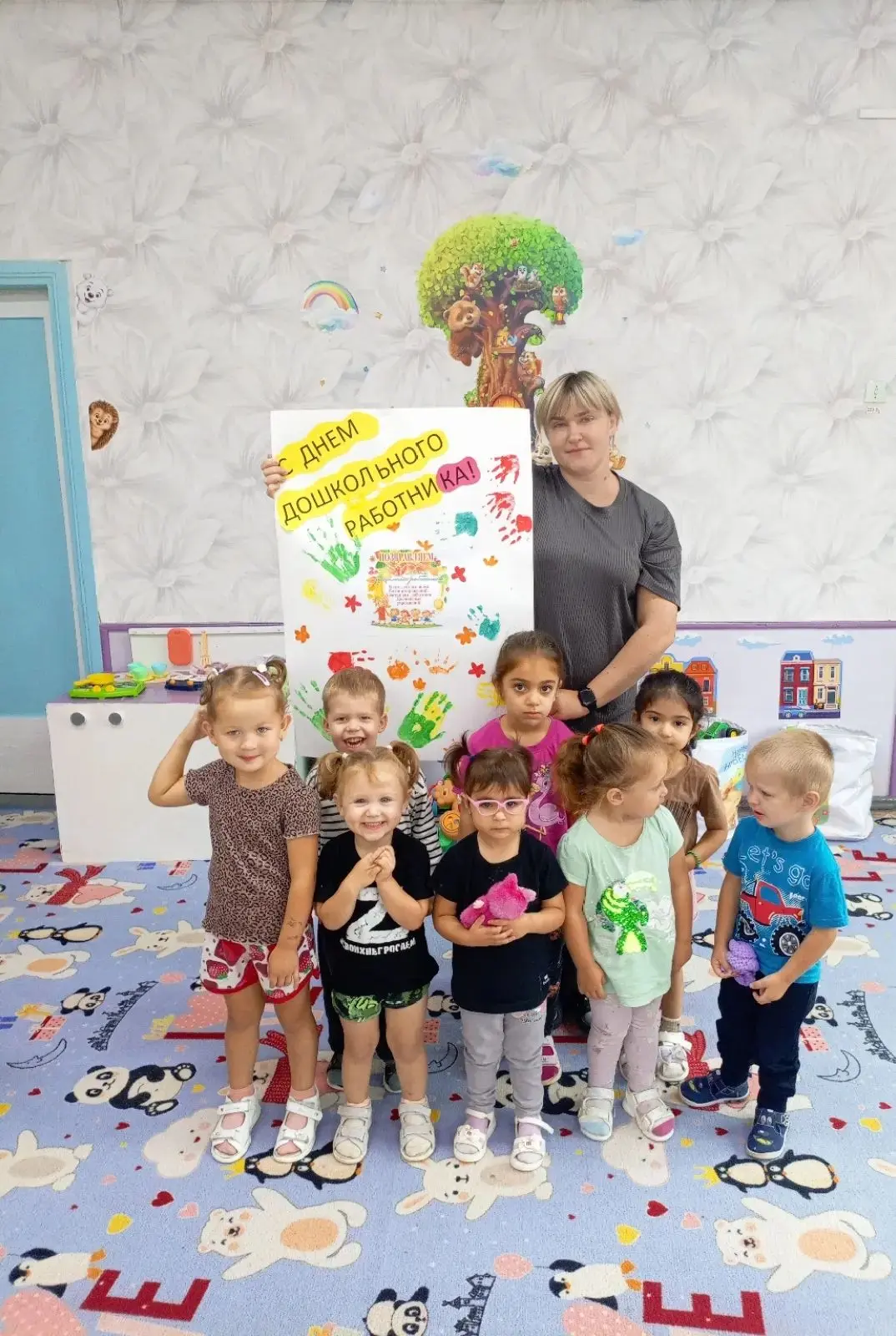 💐В преддверии Дня дошкольного работника,✨ ребята младшей группы, с огромной теплотой  ...