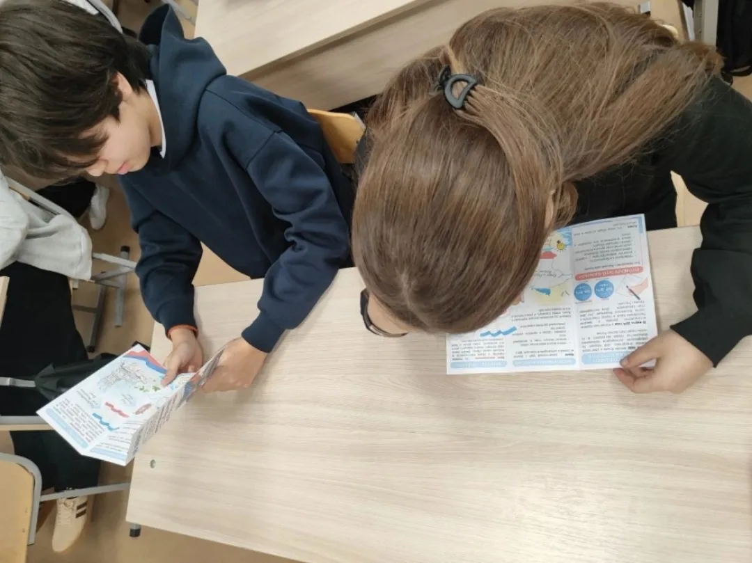 🇷🇺Сегодня наши активистки Движения Первых устроили для ребят шестых классов настоящую встречу истори