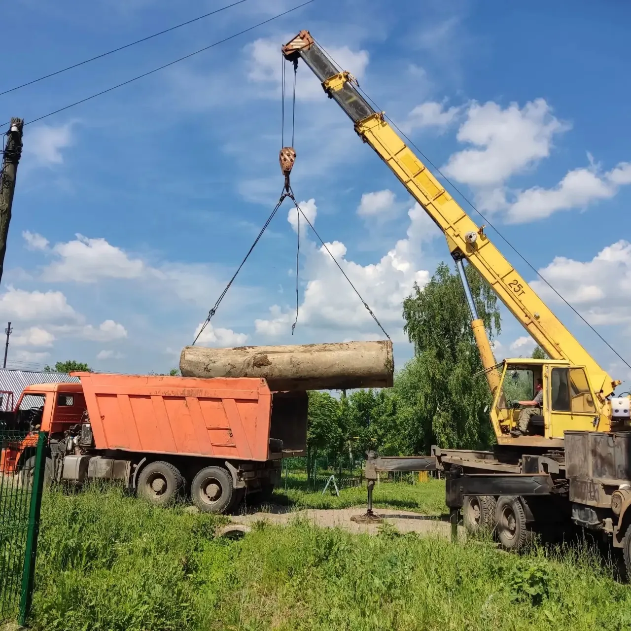 В деревне Большие Бикшихи активно ведутся работы по улучшению дорожной инфраструктуры в рамках муниц